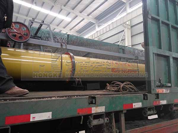 發(fā)往河北承德2m×8m雞糞烘干機裝貨現場